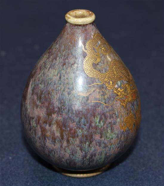 An unusual Japanese Satsuma pottery vase, by Kinkozan, Meiji period, 10.2cm